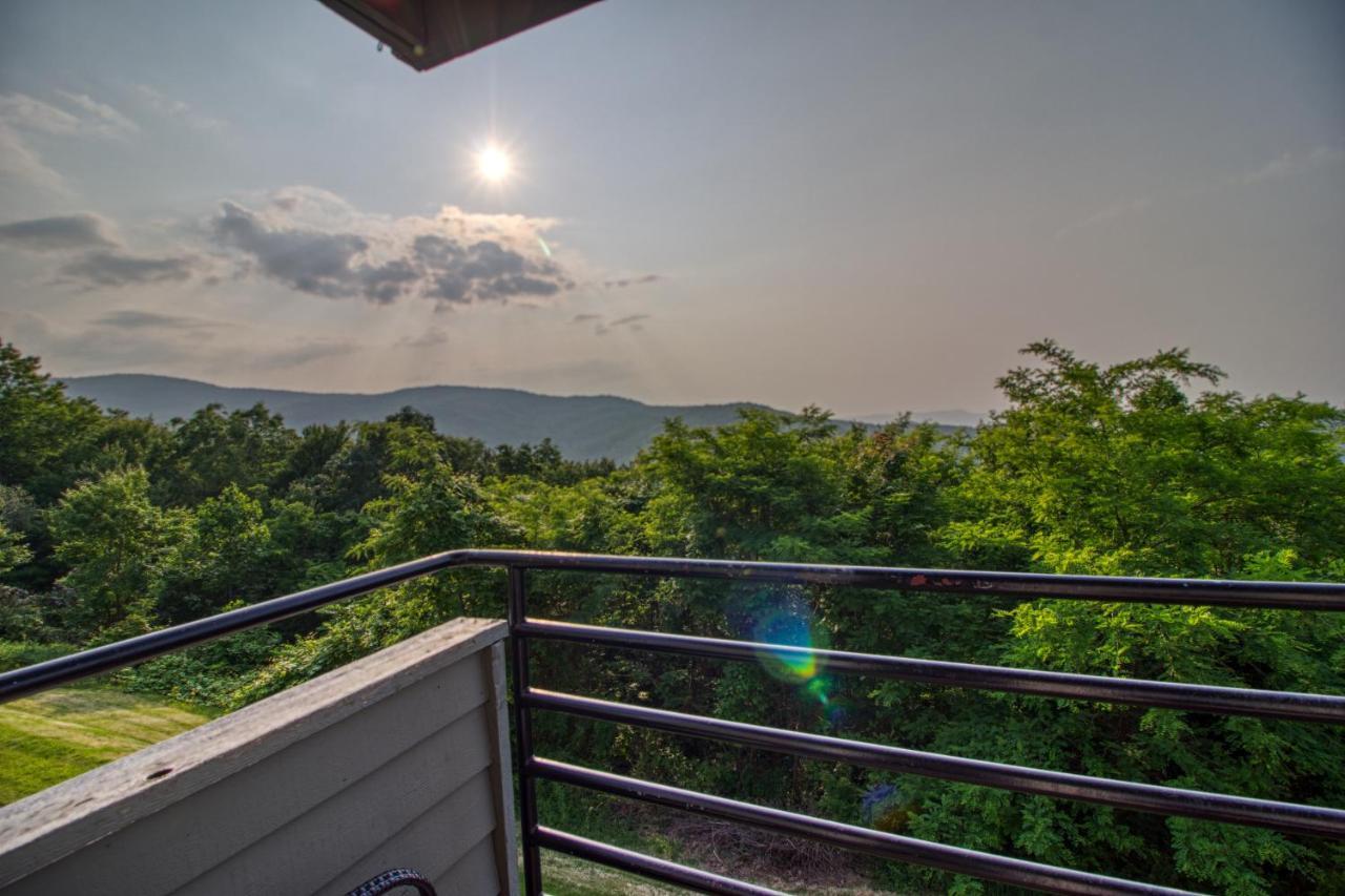 Breathtaking Sunsets, Views, Pool, Heaven Awaits! Villa Gatlinburg Exterior photo